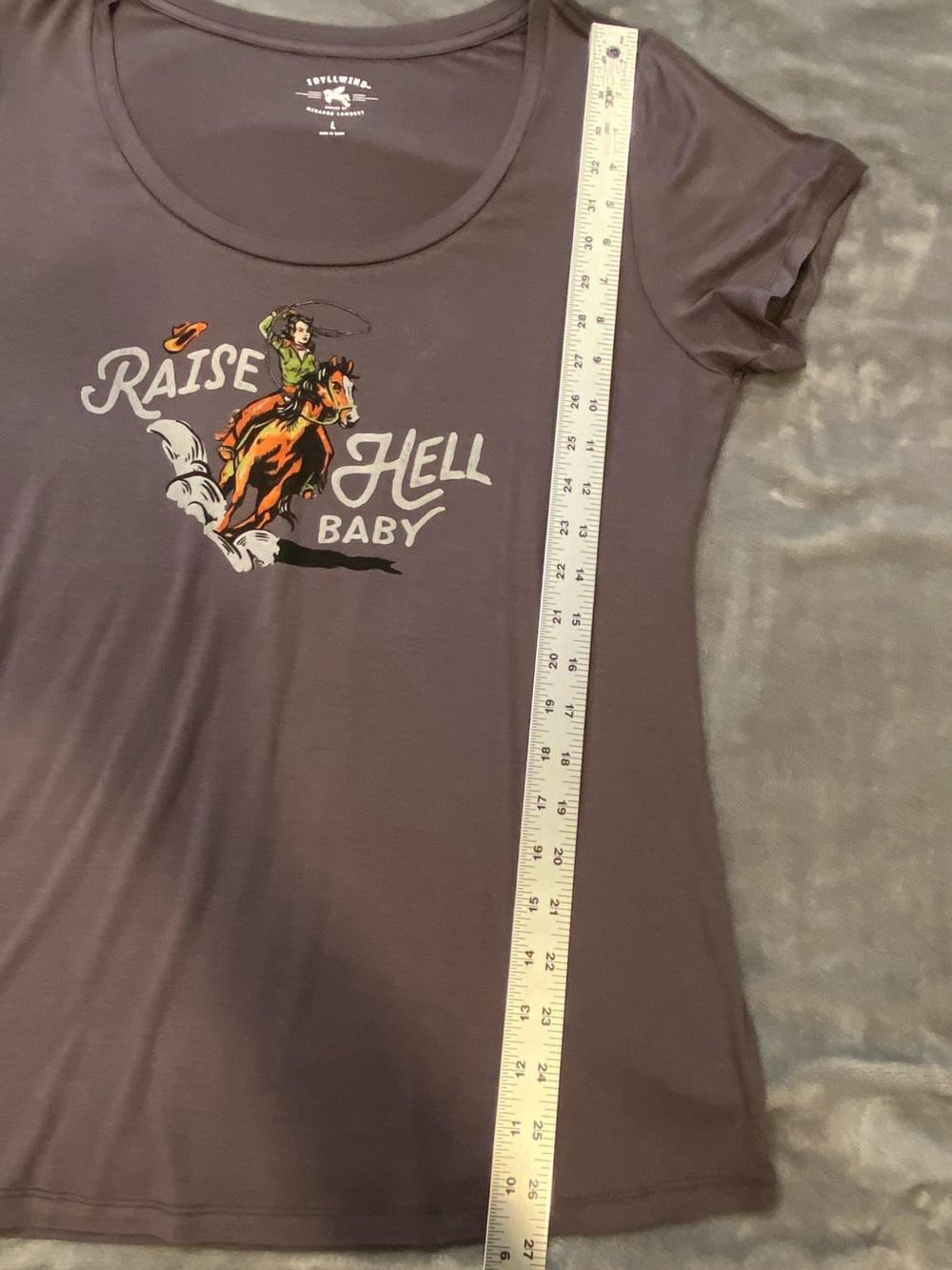 Idyllwind by Miranda Lambert Slate Gray 'Raise Hell Baby' Cowgirl Neck Tee Large - Picture 7 of 7